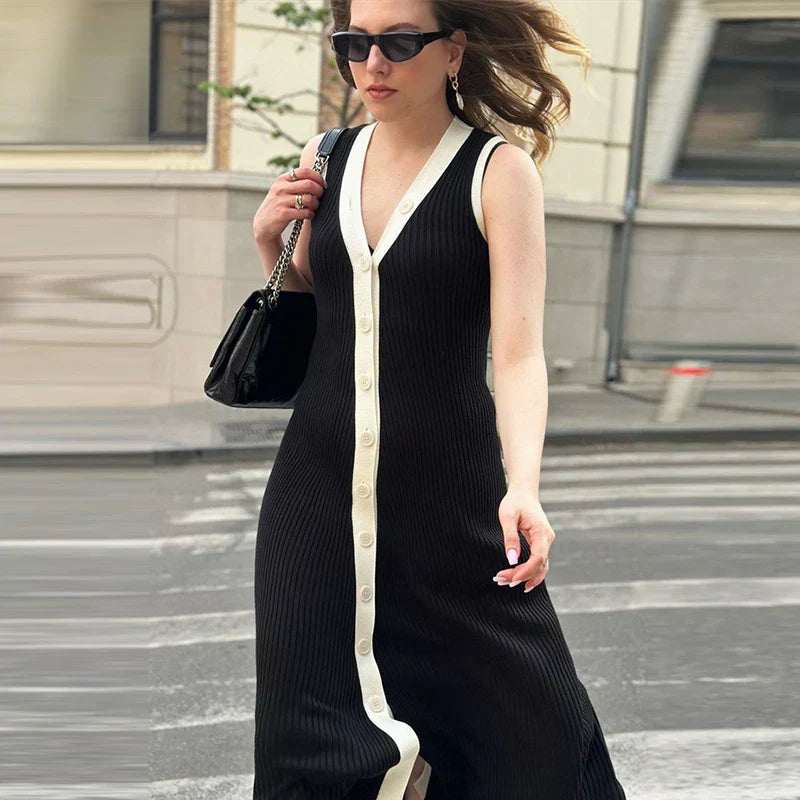 Ines | Sleeveless Dress with V-Neck