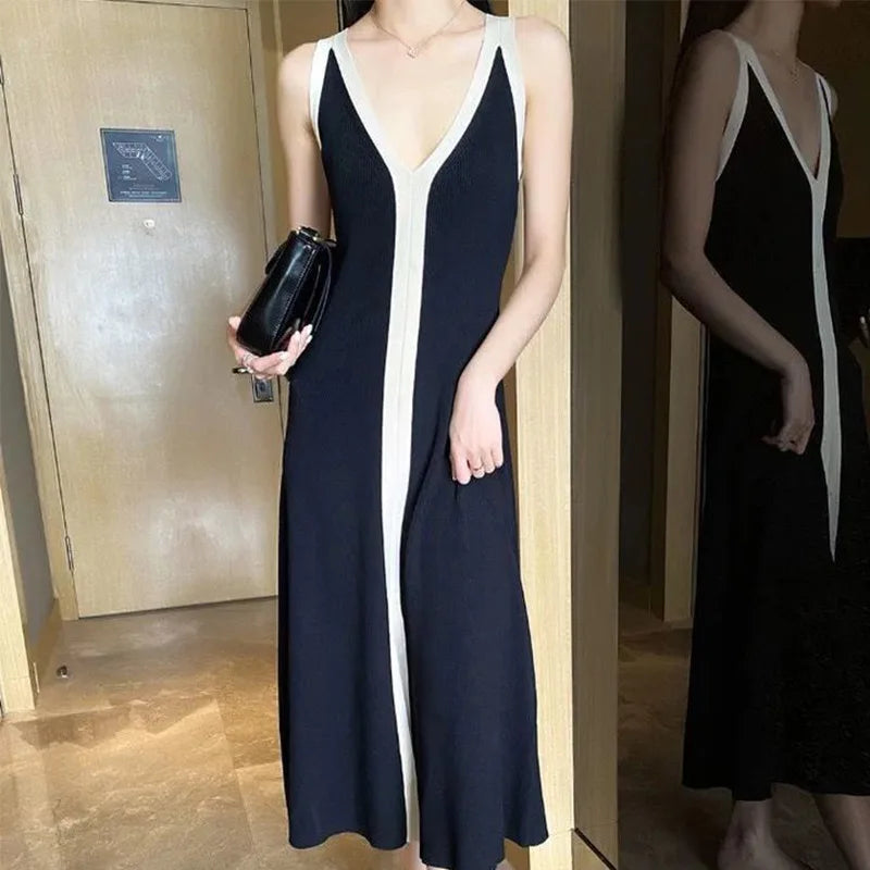Ines | Sleeveless Dress with V-Neck