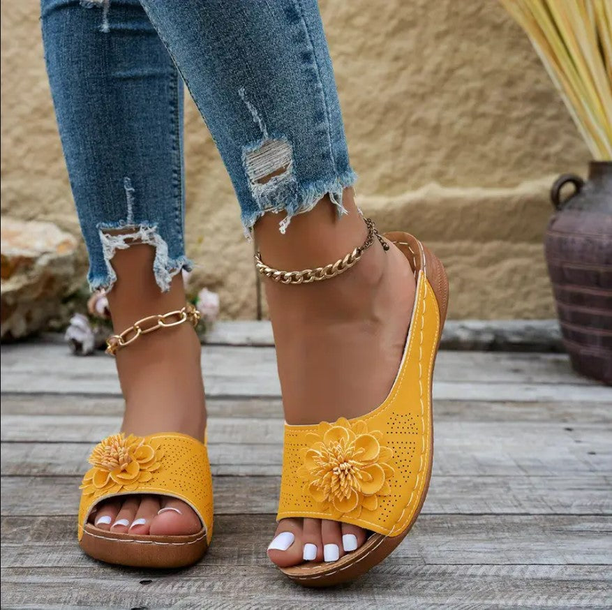FLORA | Orthopedic Sandals with Floral Pattern