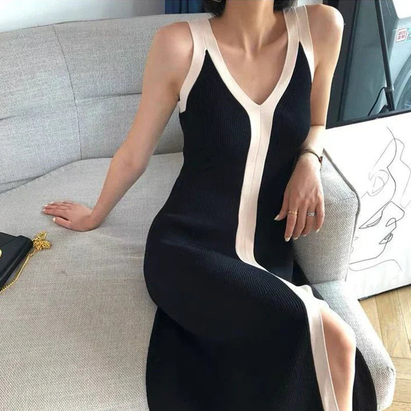 Ines | Sleeveless Dress with V-Neck