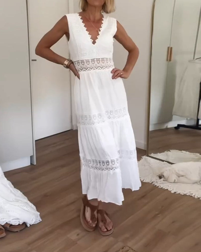 Clara | Lace Dress with V-Neck