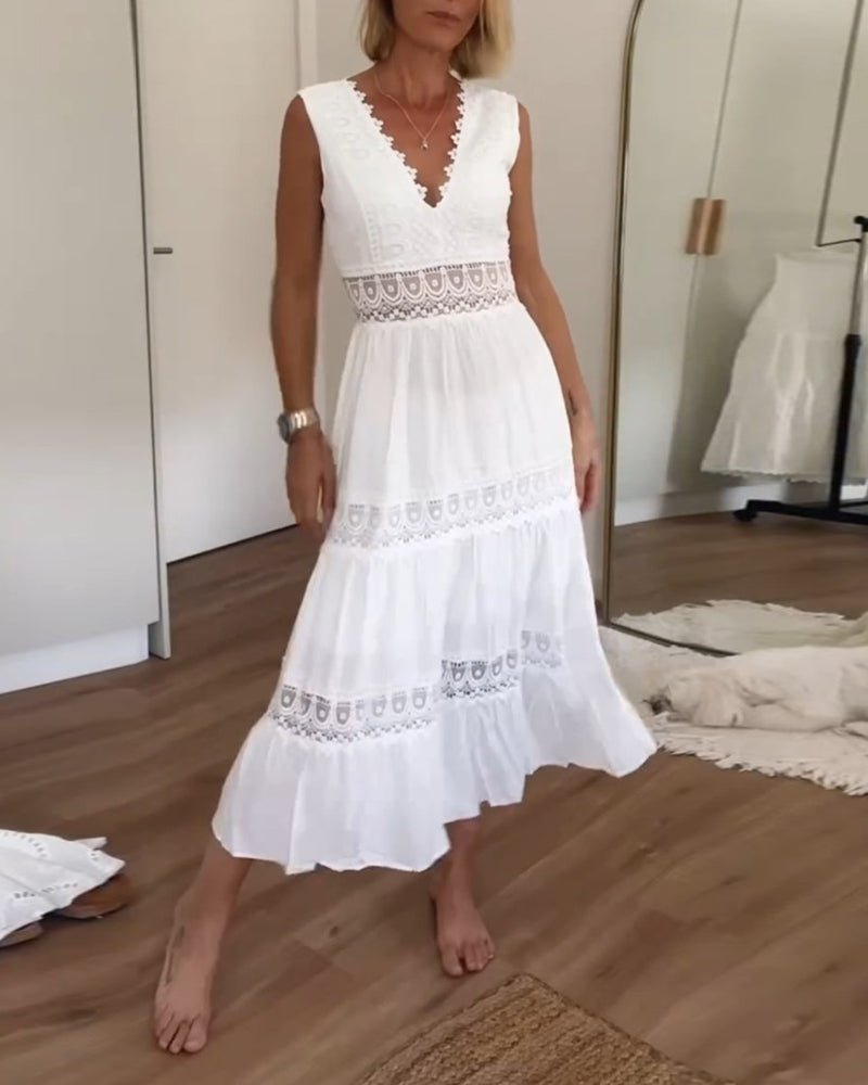 Clara | Lace Dress with V-Neck