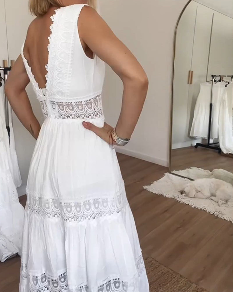 Clara | Lace Dress with V-Neck