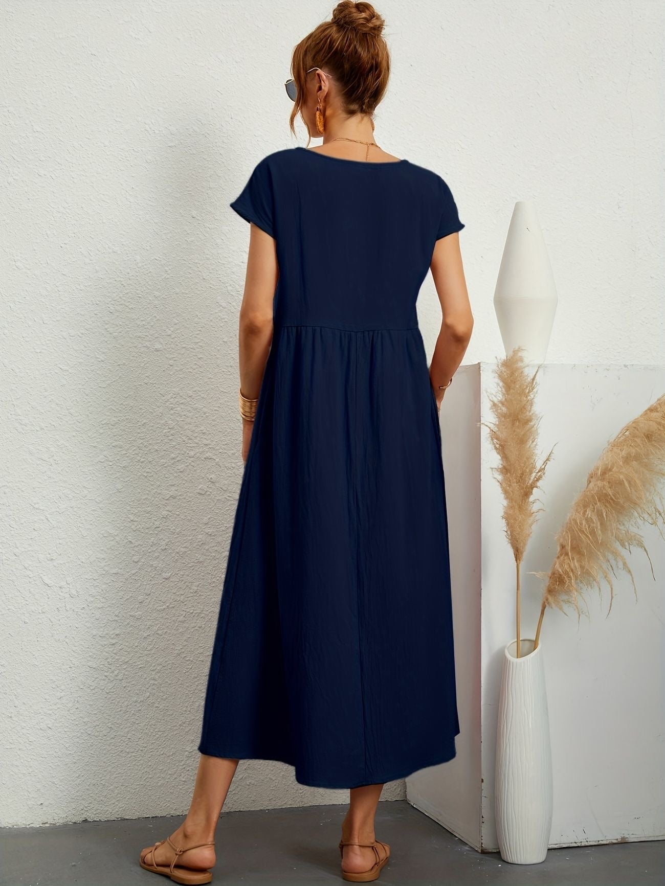 Camille - Dress with Round Neckline