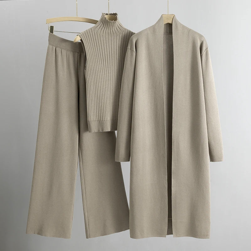 Mae - Comfortable Three-Piece Set