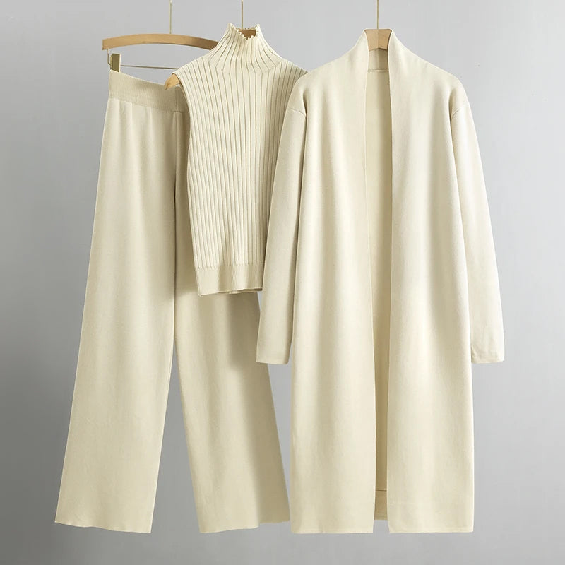 Mae - Comfortable Three-Piece Set