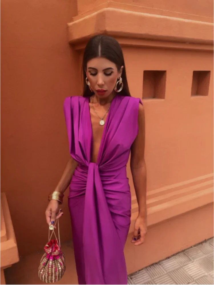 Dorothea | Evening Dress with Deep Neckline