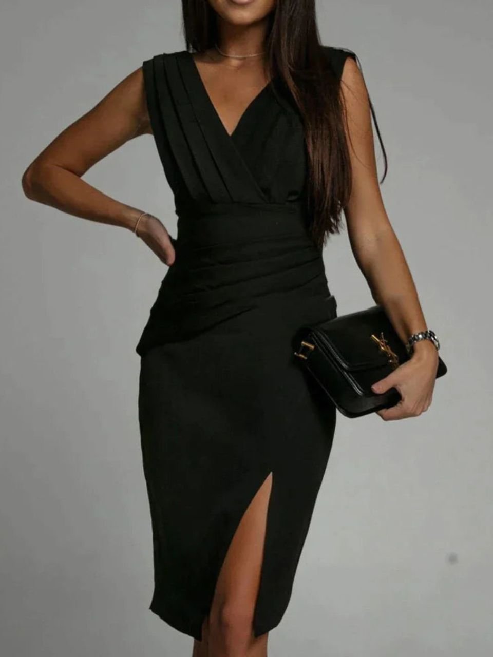 ROMILDA DRESS WITH V-NECK
