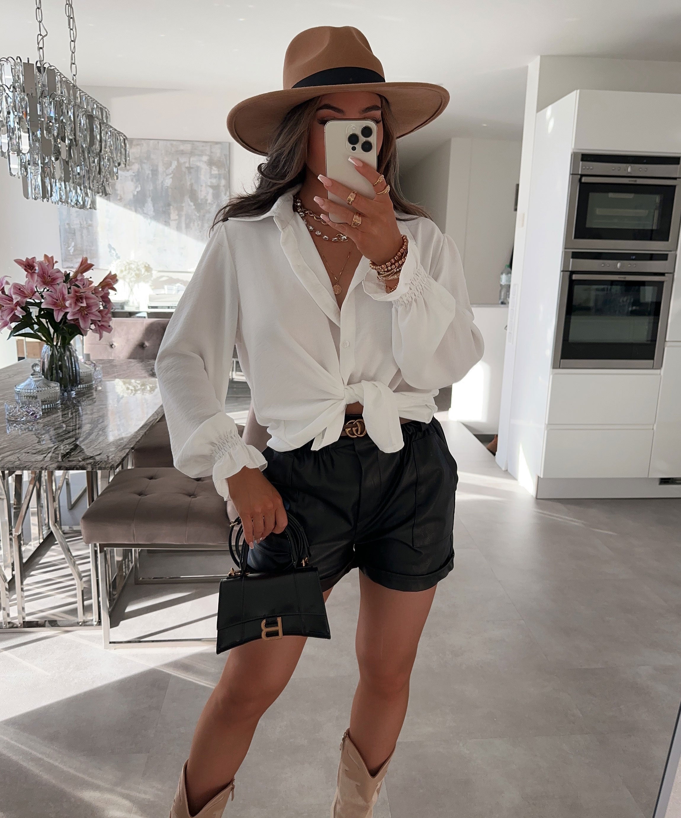 Diona | White