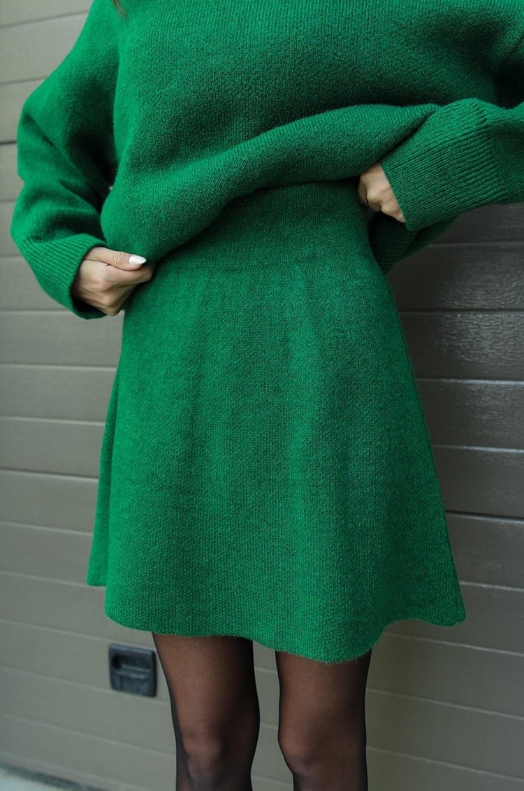 Adriana - Knitted Set for Women - Casual Sweater and Skirt in Two-Piece Design